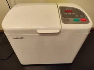 lot 14 image: Chefmate Model HB-215 Bread Maker