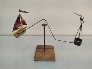 lot 16 image: Kinetic Wind Sculpture