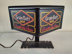 lot 25 image: Grain Belt Beer Lighted Sign