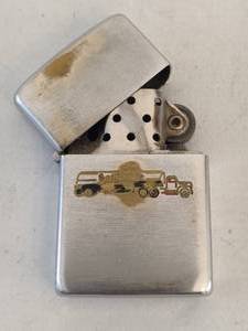 lot 27 image: Vintage Zippo Lighter