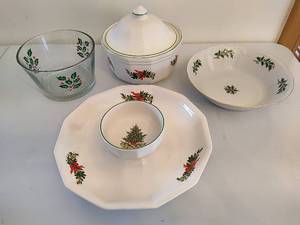 lot 95 image: Pfaltzgraff & Glass Holiday Serving Pieces