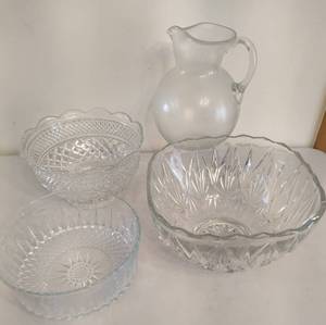 lot 98 image: Lot of Large GlassCrystal Bowls & Pitcher