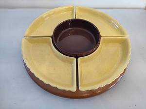 lot 173 image: Vintage Lazy Susan ChipDip Bowls
