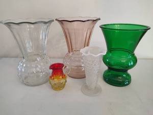 lot 175 image: Assortment of Clear & Colored Glass Vases