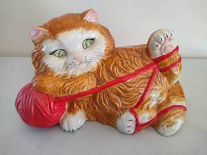 lot 176 image: Vintage Ceramic Cat Door Stop