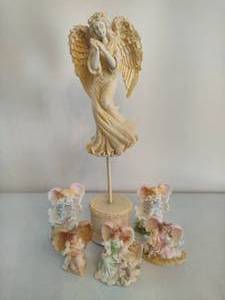 lot 180 image: Seraphim Angel Classics Collectibles  Angelic Statue