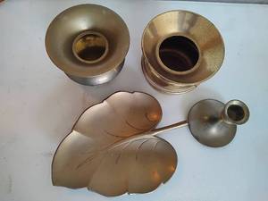 lot 191 image: Lot of Brass Decor Pieces