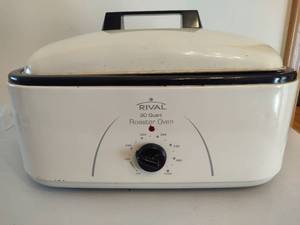 lot 198 image: Rival 20qt Roaster Oven & Roast Pan
