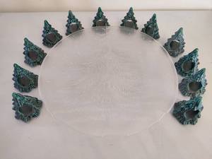 lot 199 image: Etched Glass Christmas Tree Round Platter & Twelve Christmas Tree Napkin Rings