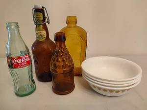 lot 226 image: Vintage Bottles & Corelle Bowls
