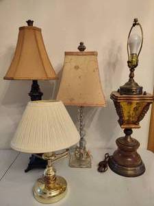 lot 227 image: Lot of Assorted Lamps