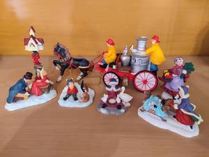 lot 244 image: Lot #2 of OWell (Made in China) Holiday Figurines