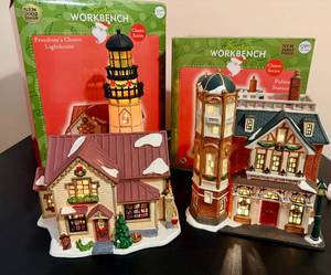 lot 122 image: Santas Workbench Classic Series Freedoms Choice Lighthouse and Police Station wOriginal Boxes