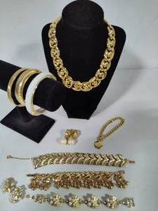 lot 206 image: Vintage Costume Jewelry - Many Stamped Pieces