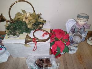 lot 144 image: Brass Horns, Pine Cones & Holiday Decor