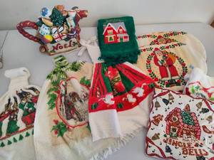 lot 148 image: Holiday Linens, Pot Holders & Whimsical Tea Pot