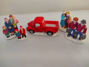 lot 256 image: Its a Wonderful Life Collectible Figurines