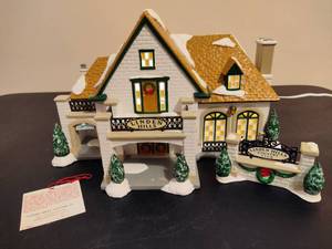 lot 116 image: Department 56 Linden Hills Country Club (1997)