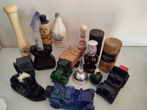 lot 304 image: Vintage Mens Avon Fragrances & Collectibles