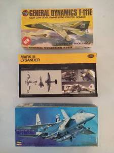 lot 270 image: Three Small Model Airplane Kits
