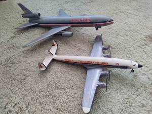 lot 290 image: American & Eastern Airlines Model Planes