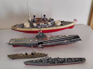 lot 298 image: Lot of Assorted Model ShipsBoats