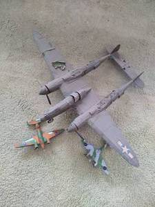 lot 286 image: Assorted Airplane Models