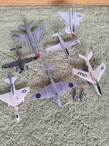 lot 282 image: US Air Force Model Planes