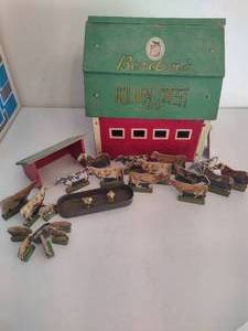 Bordens Golden Crest Antique Farm  Animals