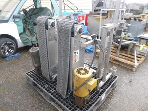 lot 12 image: Industrial Material Handling Conveyor System