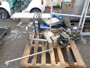 lot 13 image: Belt Conveyor and Kwik Lok Bag Closing Machine
