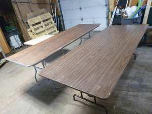lot 60 image: 3 Folding Tables