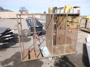 lot 82 image: Homemade Cart on Wheels