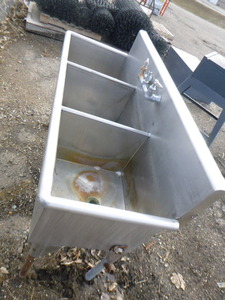lot 85 image: Stainless Steel 3-Compartment Sink
