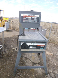 lot 87 image: SearsCraftsman 12 Electronic Band Saw