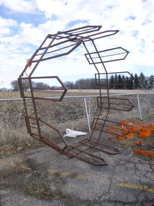 lot 88 image: Round Bale Feeder