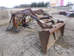 lot 90 image: Hydraulic Loader Attachment