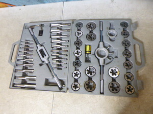 lot 99 image: Tap & Die Set