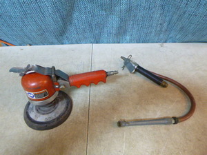 lot 101 image: 2 Air Tools