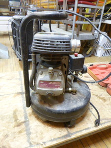 lot 121 image: Northern Ind. Tools Air Compressor