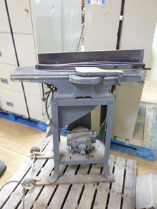 lot 134 image: Vintage DeltaMilwaukee 4 Planer