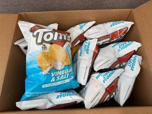 lot 202 image: Toms Vinegar And Salt