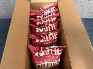 lot 130 image: Himalayan Salt Kettle Chips