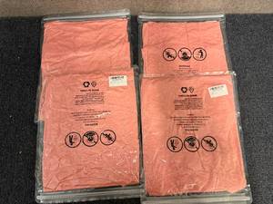 lot 33 image: 4 Womens V-Neck Tshirts - Xl