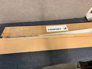 lot 53 image: Naeir Everywhere Task Light