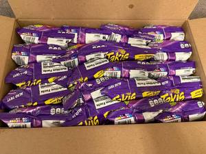 lot 122 image: Box Of Takis Waves Fuego Potato Chips