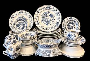 K - Blue Danube Dinnerware Set - 64-Piece White & Blue Floral Pattern