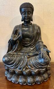 LR - Buddha Statue