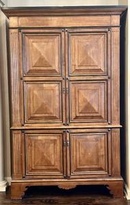 LR - Armoire Wardrobe - Vintage Oak