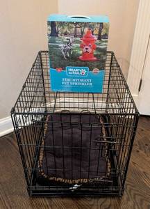 LR - Dog Kennel & Heart to Tail Fire Hydrant Pet Sprinkler - 18 x 24 x 20 in